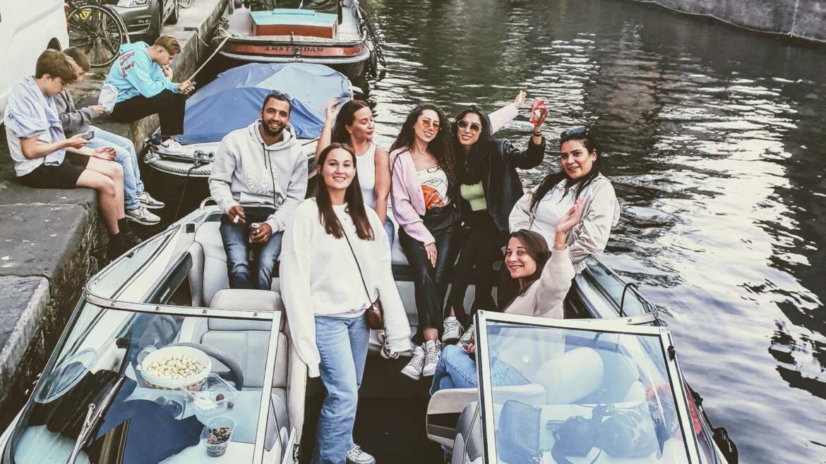 Een Snelle Motorboot Amsterdam: Het Ultieme Wateravontuur