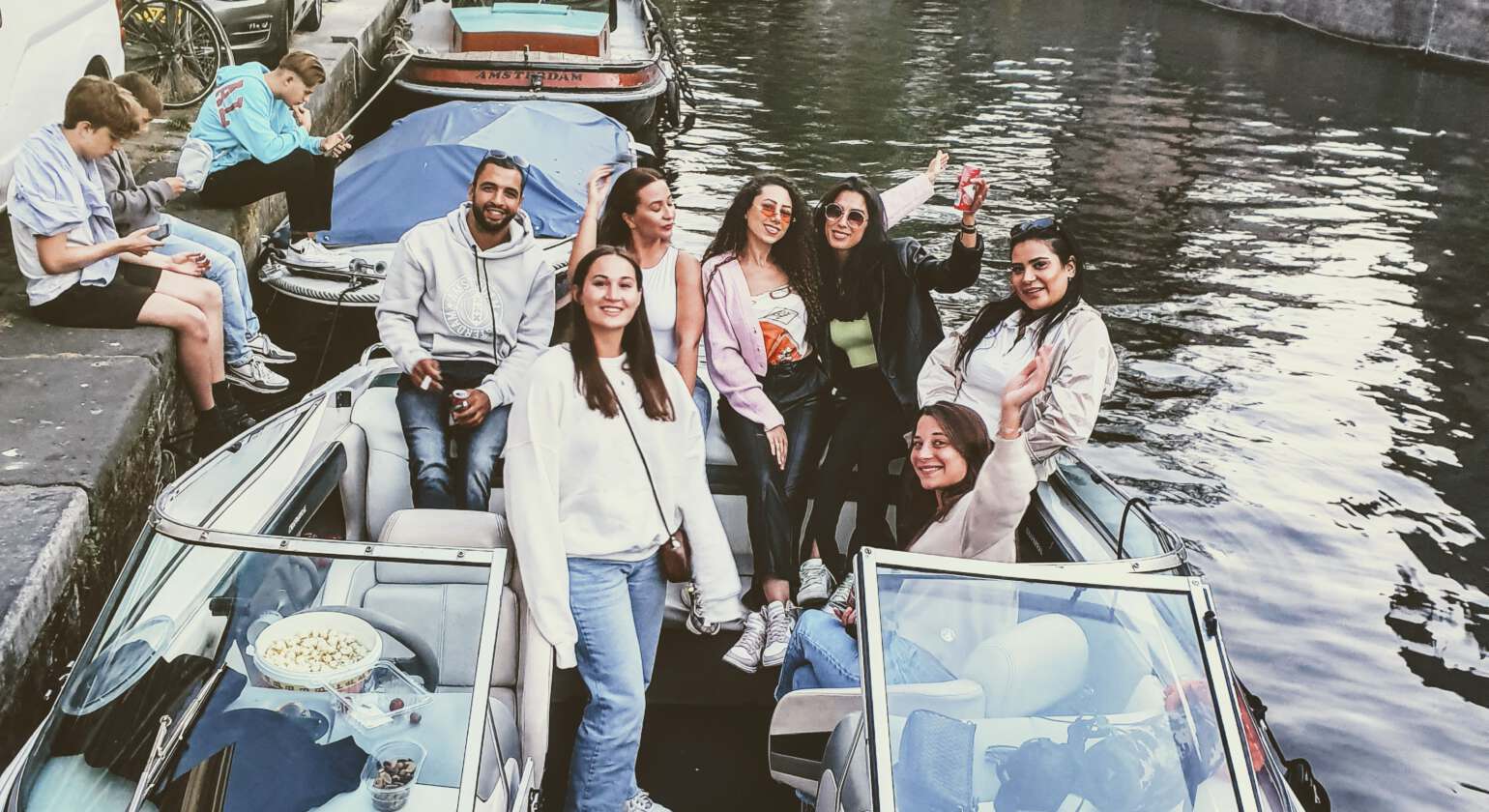 Een Snelle Motorboot Amsterdam: Het Ultieme Wateravontuur