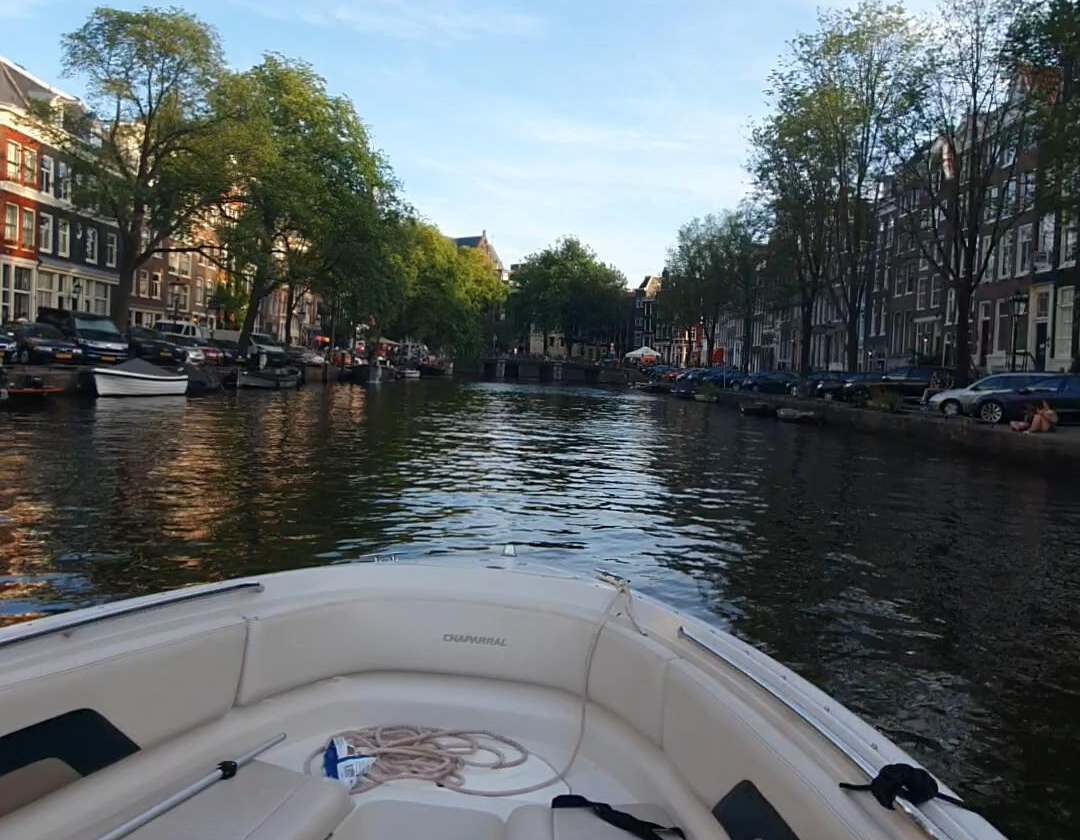 De Ultieme Beleving met een Speedboot in Amsterdam